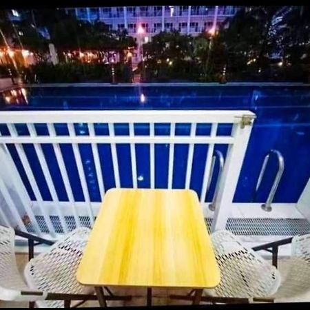 Yhanz Z Sea Residences Pasay Exterior photo