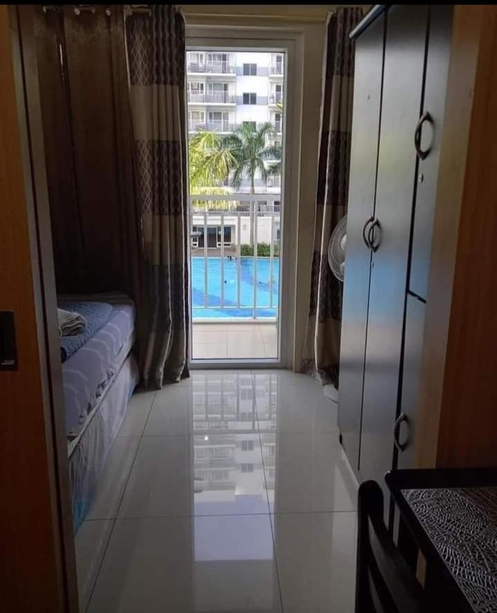 Yhanz Z Sea Residences Pasay Exterior photo